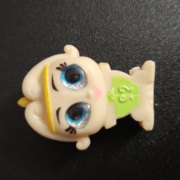 Disney Doorables Mini Figure Wardrobe from Beauty and the Beast Moose manufactur - Picture 1 of 6